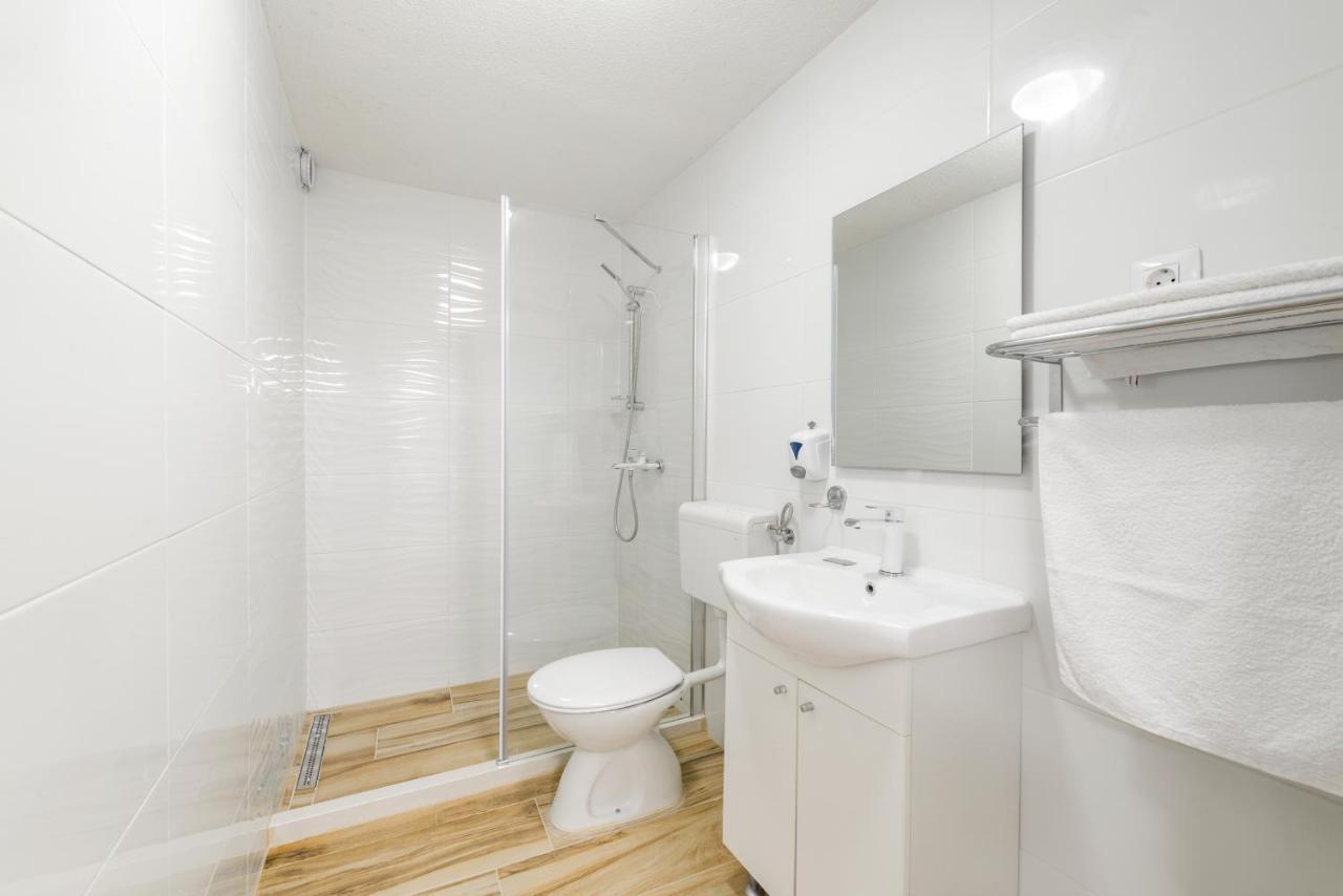 Apartments By The Sea Baska Voda, Makarska - 17570 Exterior foto